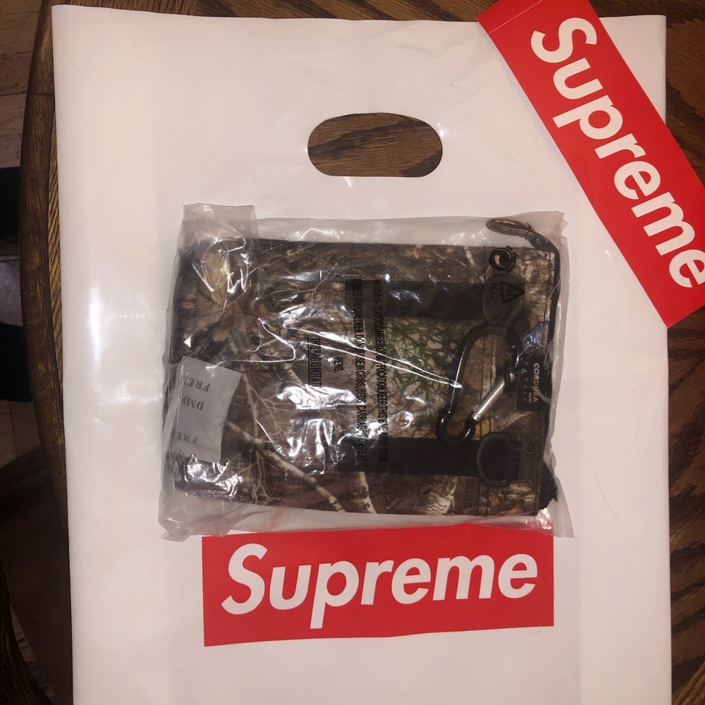 Supreme real tree camo shoulder bag FW19 - Picture 4 of 4